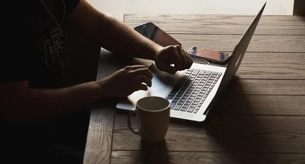 A room that goes quiet in one click
